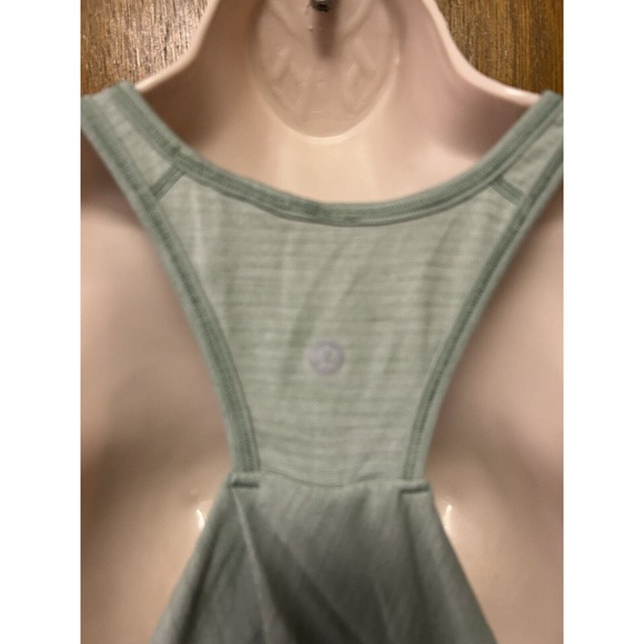 LULULEMON size 4/6? Green tank racerback top Cross-back Loose Fit E23 - Picture 3 of 6